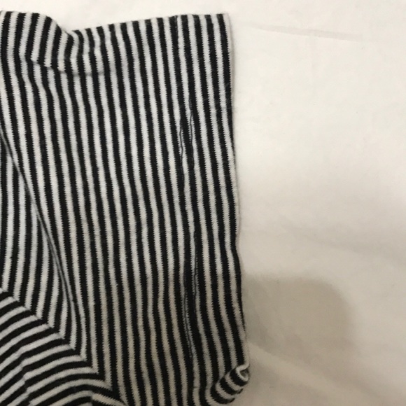 Crop top! - Picture 3 of 3